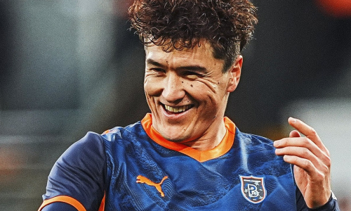 Шомуродов и Файзуллаев забили голы и устроили разгром в чемпионате Турции. Видео