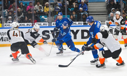 «Именно так забирают себе место в плей-офф». Ситуация «Барыса» в КХЛ вызвала опасения