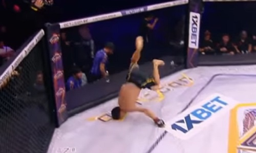 Боец из Казахстана шокировал после победы. Видео