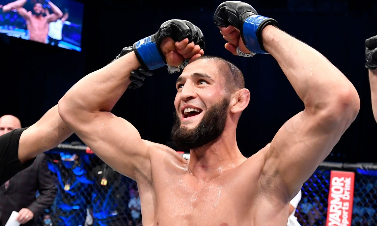 Хамзат Чимаев «забрал» пояс у чемпиона UFC