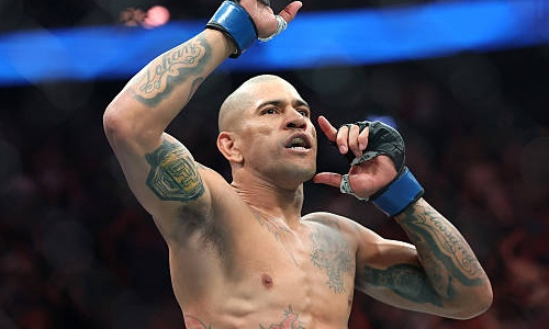 Чемпион UFC нокаутировал соперника. Видео