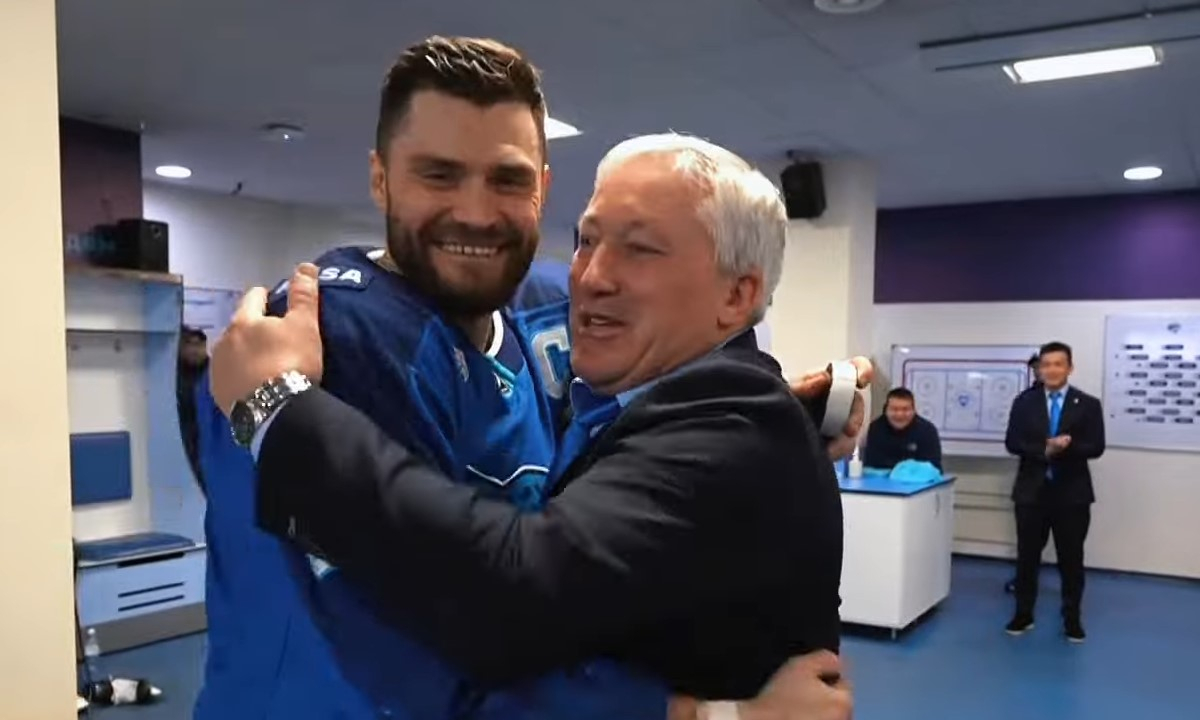 Видео победной раздевалки «Барыса» после мощного камбэка