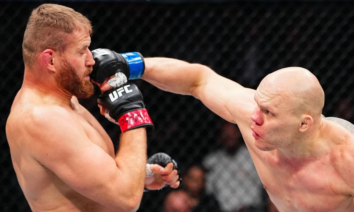 Неожиданно закончился топовый бой с участием Узбекистана на UFC 323. Видео