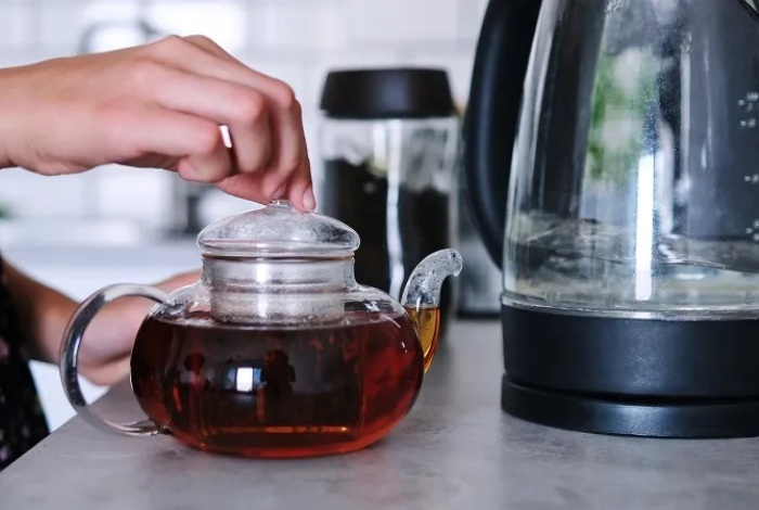 Пять способов, как применить заварку от чая в быту с пользой