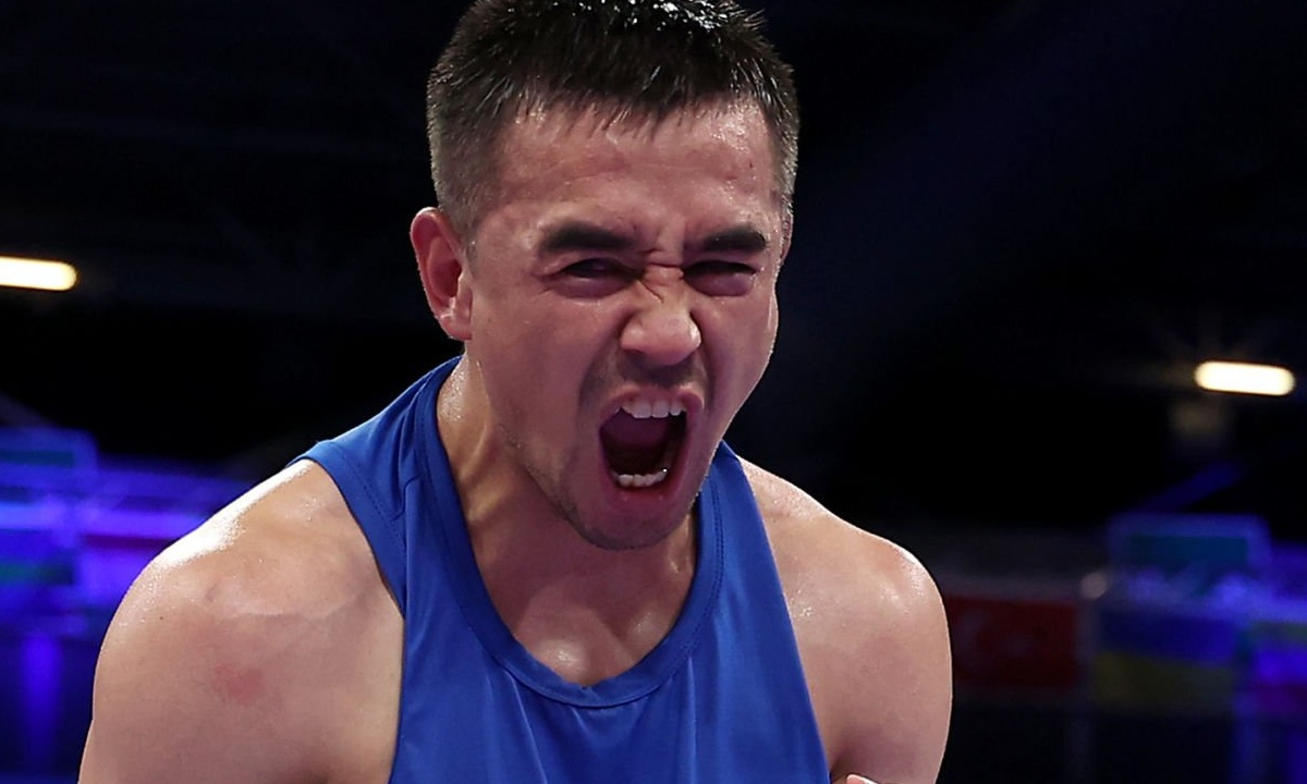 Хасанбоя Дусматова «лишили» победы в финале ЧМ-2025 по боксу