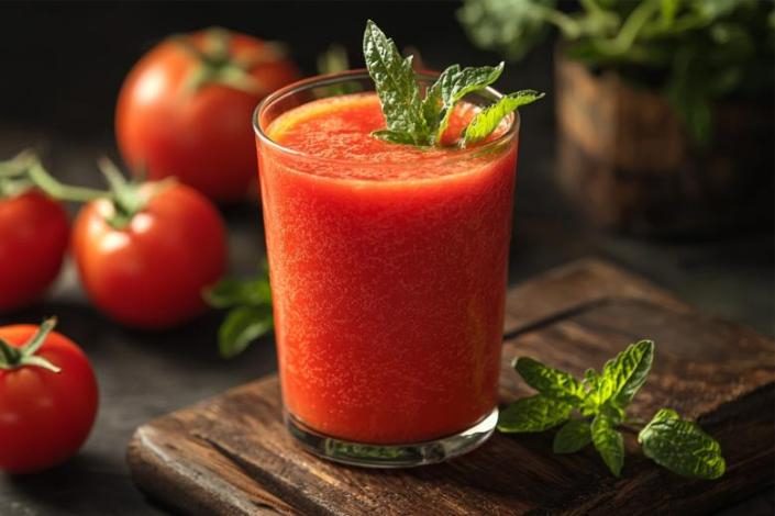 Почему в самолете хочется томатный сок