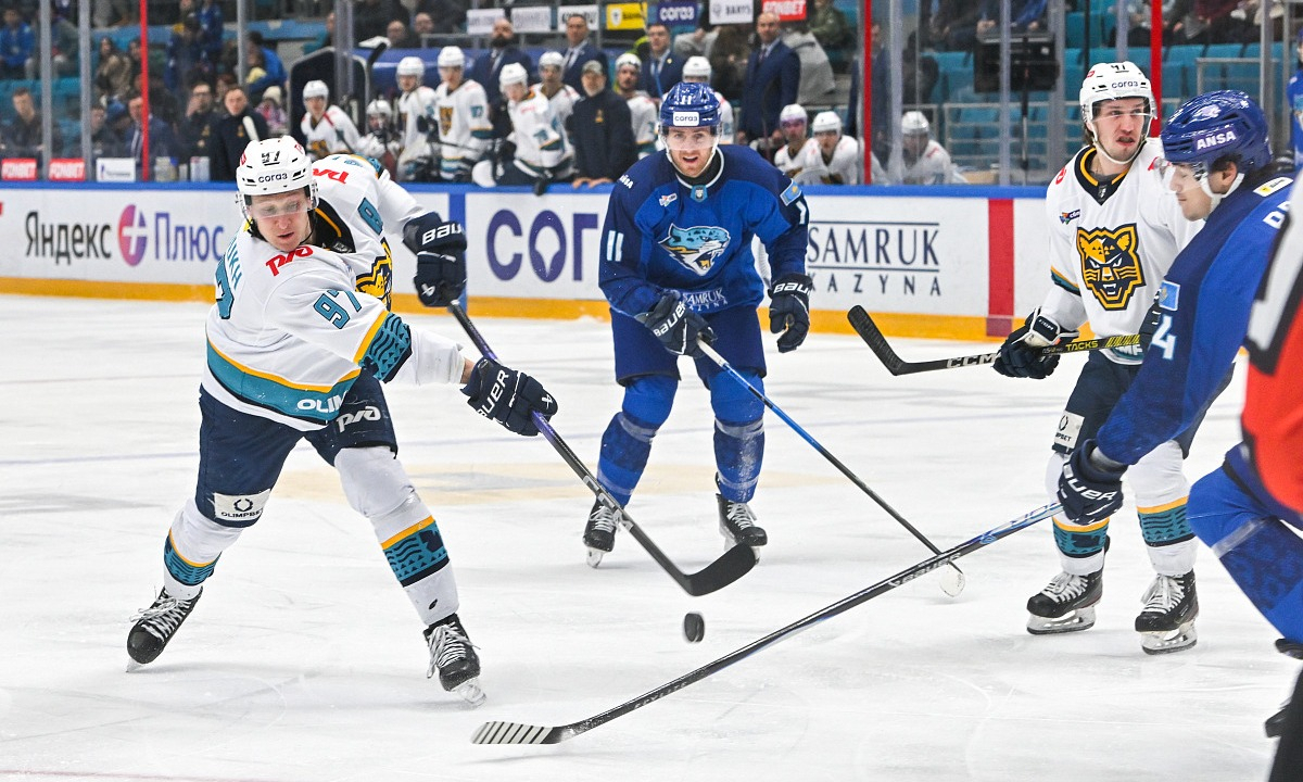 «Позор нам». Мэйсон Морелли назвал причины и виновников домашнего разгрома «Барыса» со счетом 1:5