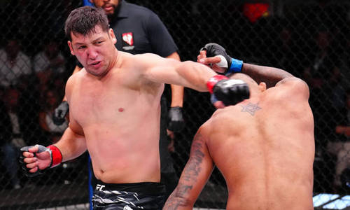 «Я псих, если всё ещё в него верю?». Болельщики отреагировали на бой казахстанского тяжеловеса в UFC