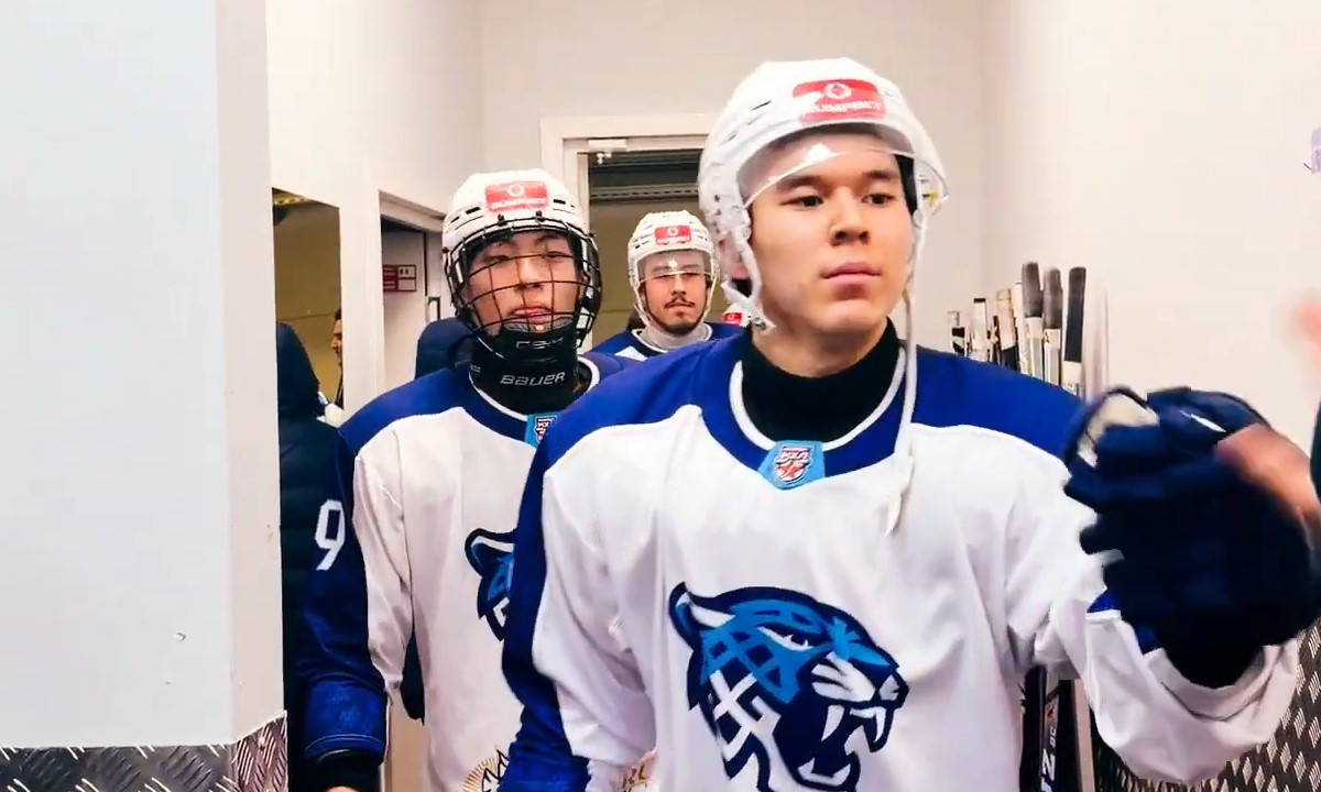 Видео победной раздевалки «Снежных Барсов» после камбэка