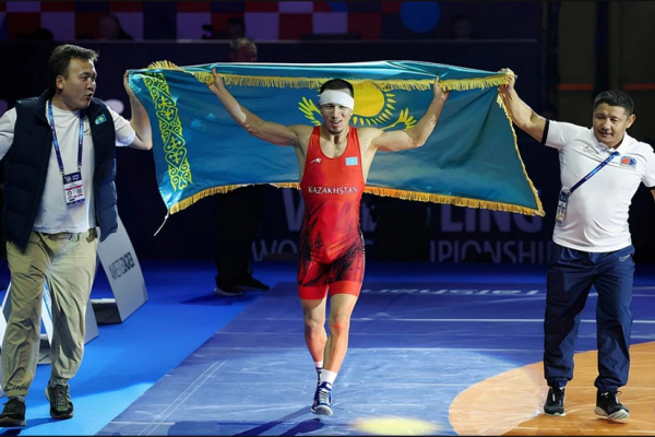 «Золото» мира, которого не было четверть века. Почему Айдос Султангали спортсмен 2025 года в Казахстане?