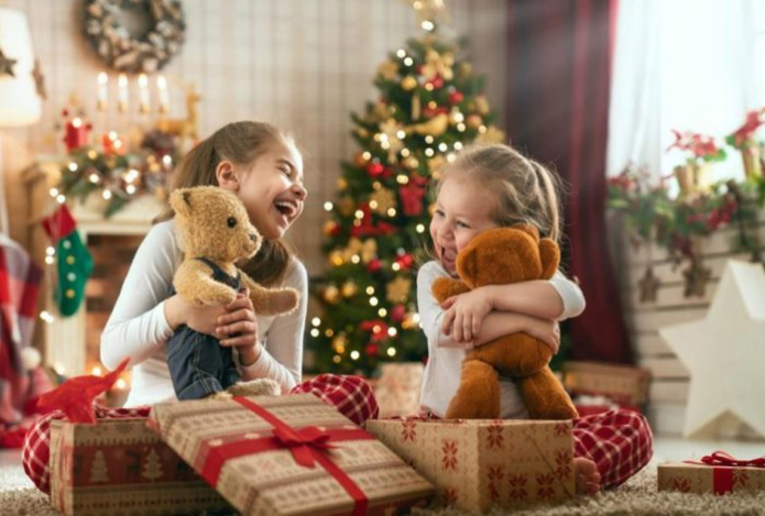 Как выбрать ребенку подарок на Новый год по дате рождения