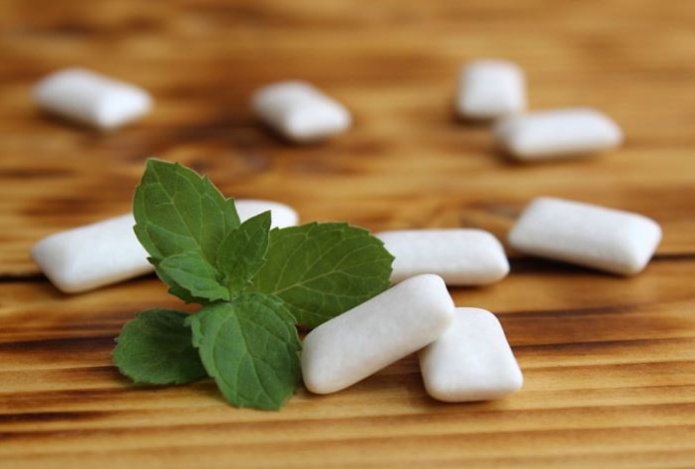 Поможет ли жевательная резинка обмануть аппетит — мнение эксперта