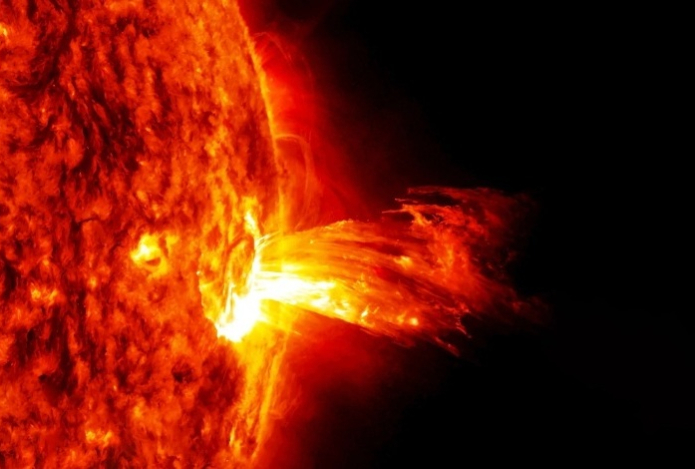 Новую мощную вспышку на Солнце назвали «полным безумием»