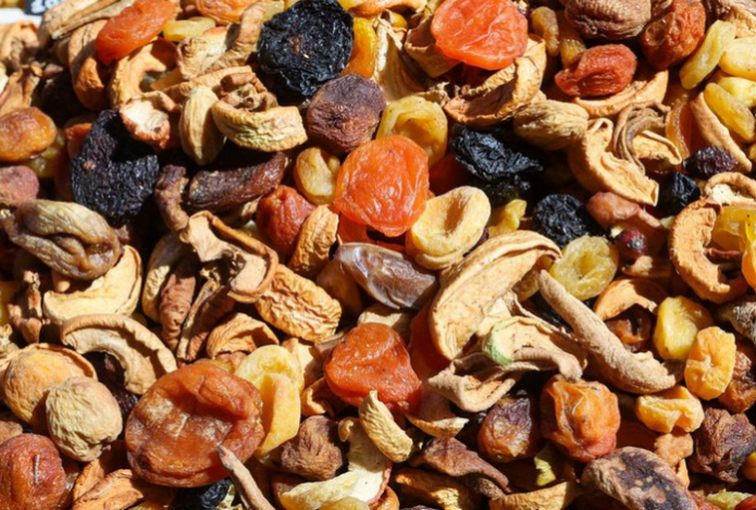 Диетолог рассказала, кому ни в коем случае нельзя есть сухофрукты