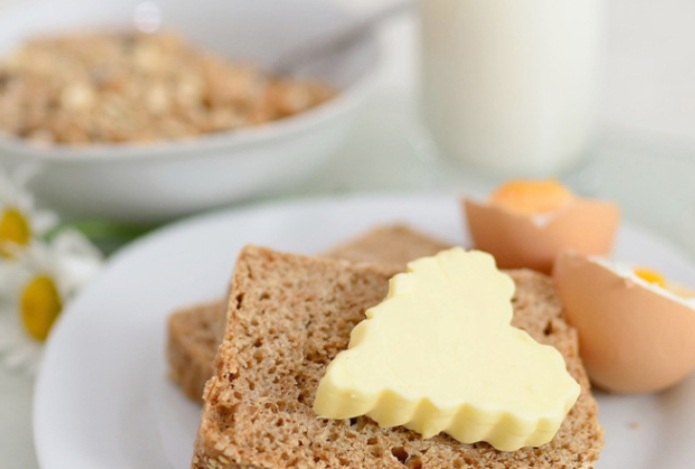 Хлеб и сливочное масло помогают восполнить дефицит витаминов