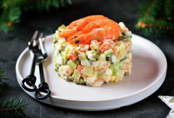 Обновлённый «Оливье» — неожиданные ингредиенты, которые делают салат вкуснее