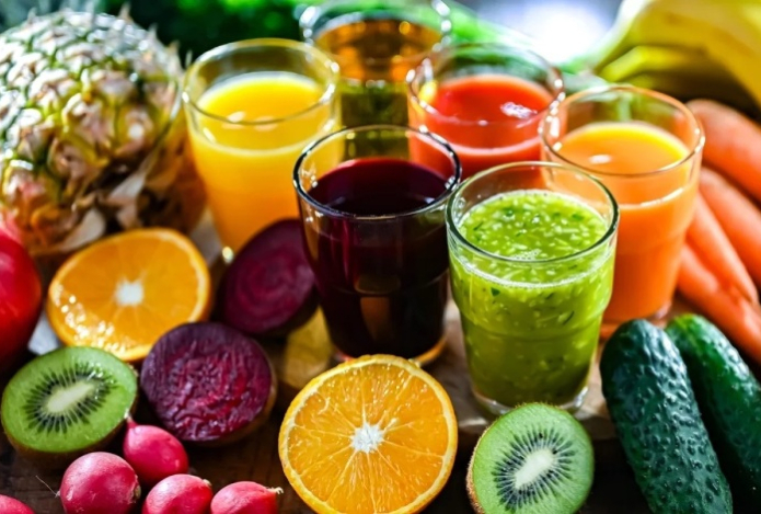 Врач объяснила вред и пользу сырых овощей и фруктов