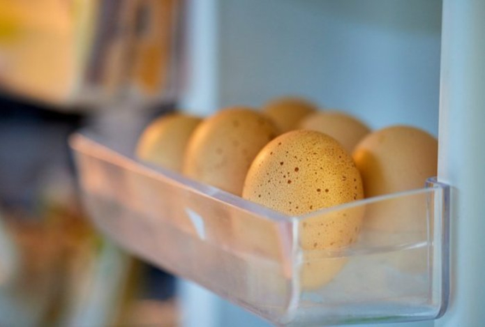 Пожилым людям предложили добавить в рацион 10 продуктов для похудения во сне