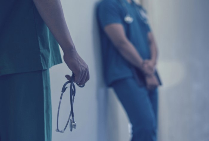 Медсестра хосписа раскрыла, о чём люди жалеют в последние дни жизни