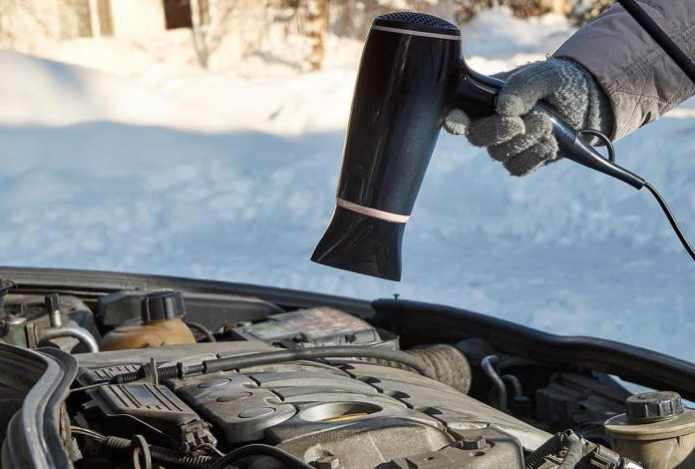 Эксперт рассказал, как правильно заводить машину в мороз