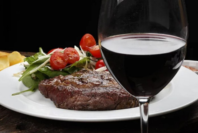 Тихий убийца на тарелке — это многими любимое сочетание продуктов вредит печени