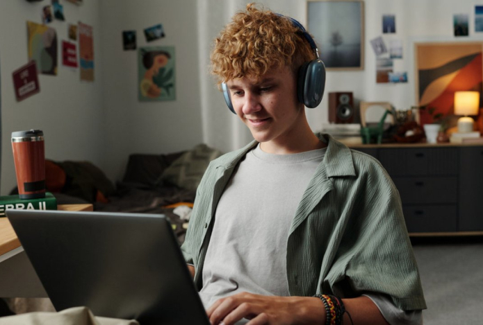 Исследование показало, что зумеры не любят в работе