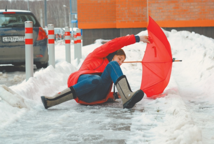 Зима без травм — как правильно падать на скользкой дороге