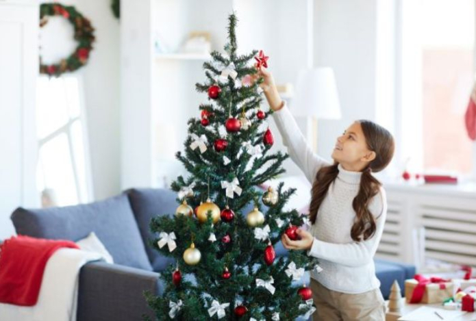 Названы опасные игрушки на елку, которые не стоит покупать