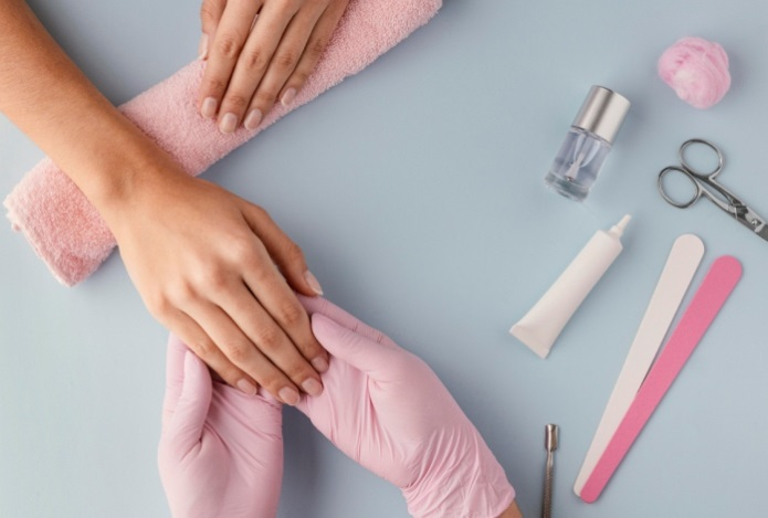 Какую опасность несет маникюр для репродуктивного здоровья