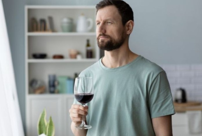 Названы три сильнее всего провоцирующих головную боль алкогольных напитка