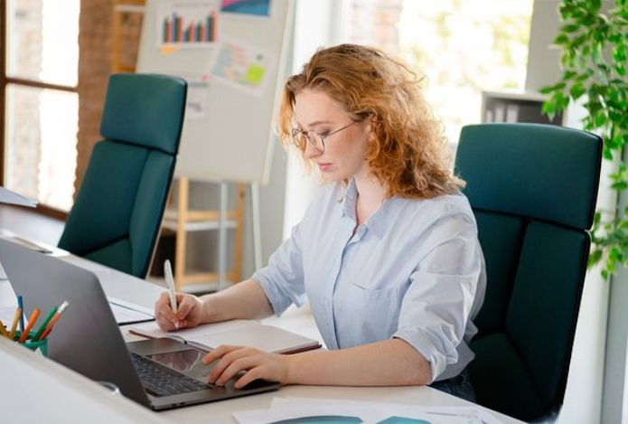 Названы способы сохранить зрение при постоянной работе за компьютером