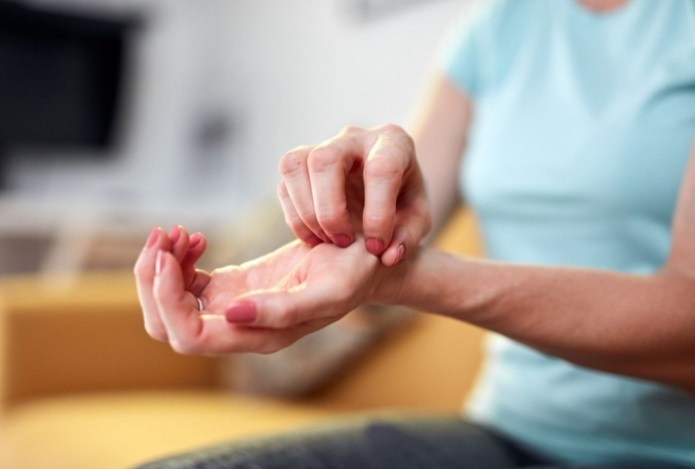 Дневную сонливость связали с риском заболевания кожи