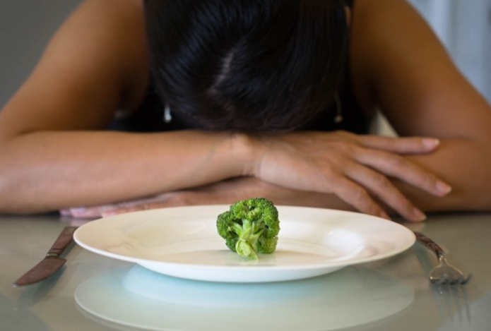 От сырого мяса до газировки — самые странные диеты чемпионов