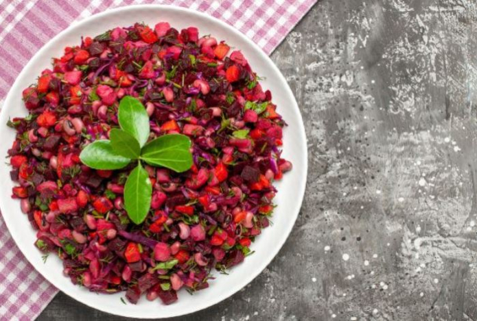 Назван один из самых полезных салатов на праздничный стол