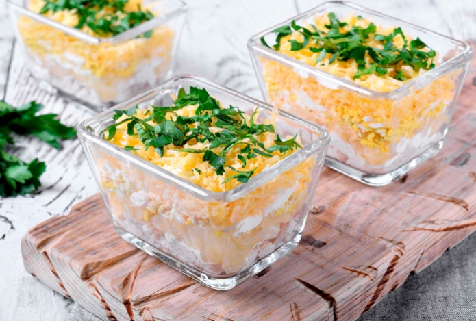 Как сделать майонезные салаты на Новый год полезными для здоровья