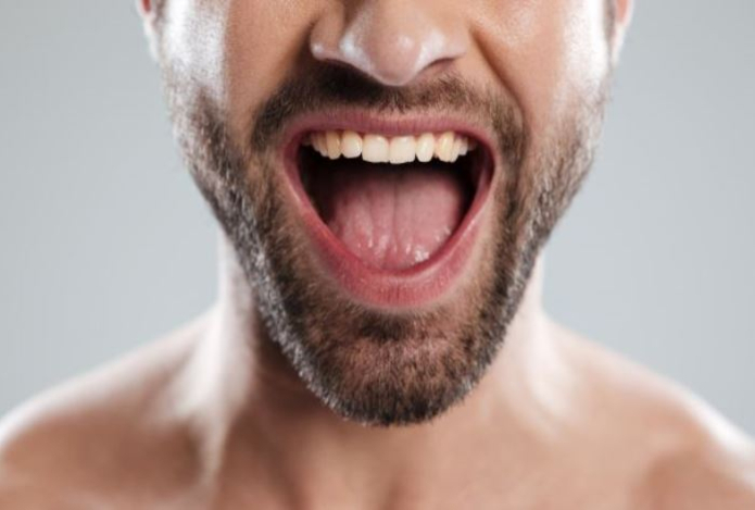 Этот симптом на языке является признаком обезвоживания