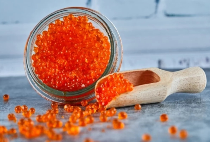 Сколько можно съесть красной икры в день