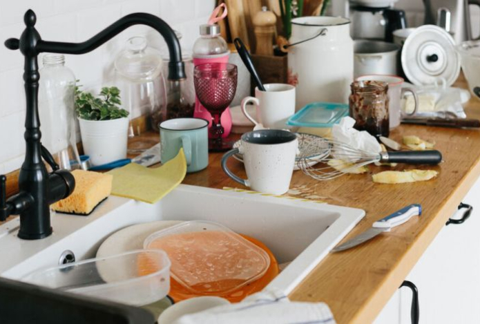 Ученый назвал опасную привычку, связанную с мытьем посуды
