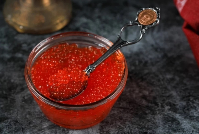 Чем заменить красную икру на новогоднем столе