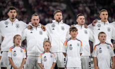 Итальянский топ-клуб официально представил футболиста сборной Германии