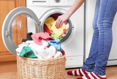 Как усилить стирку без дорогих порошков — поможет средство из аптеки