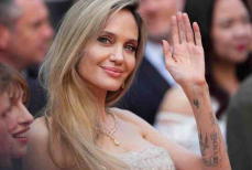 Анджелина Джоли покидает Голливуд