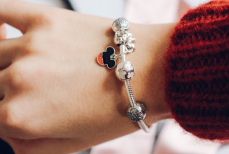 Украшения из сказки — Pandora и Disney показали коллекцию для поклонников принцесс