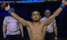 Решением судей закончился бой Кайрата Ахметова в России