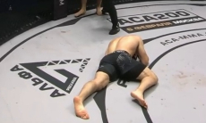 Видео быстрого нокаута казахстанского бойца на турнире в Грозном