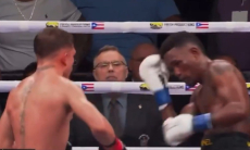 Обидчика известного казахстанца нокаутировали в главном бою вечера и лишили титула. Видео