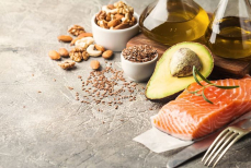 Врач рассказала, стоит ли употреблять больше жиров зимой