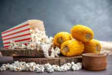 Диетолог объяснил, как попкорн помогает контролировать аппетит