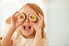 Роллы вместо наггетсов — неожиданный выбор поколения «альфа»