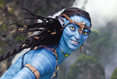 Зои Салдана обогнала Скарлетт Йоханссон и стала самой кассовой актрисой в истории